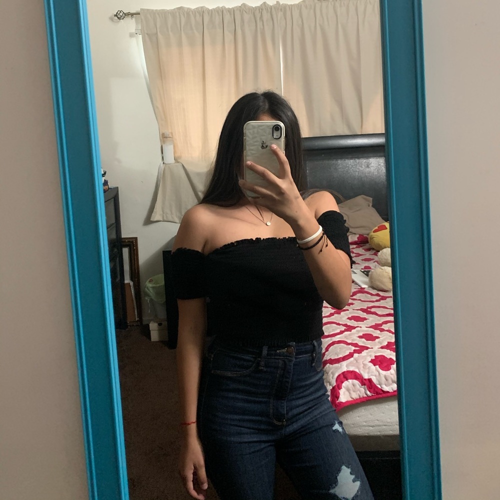 Cute off the shoulder cropped top